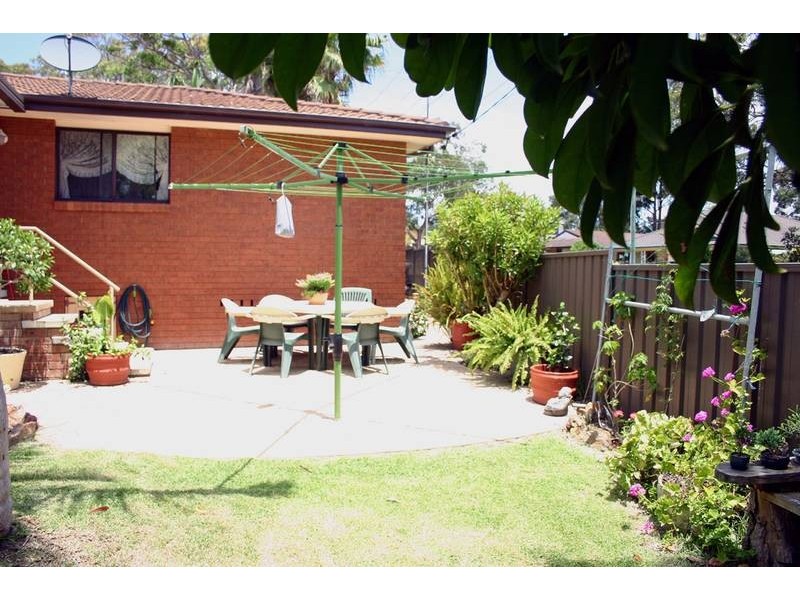 2 Warrina Avenue, Summerland Point NSW 2259