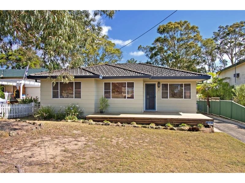 11 Buckland Avenue, Kanwal NSW 2259