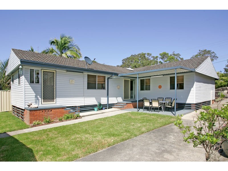 130 Vales Road, Mannering Park NSW 2259