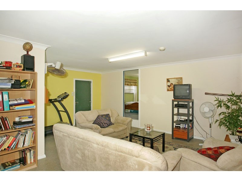 130 Vales Road, Mannering Park NSW 2259