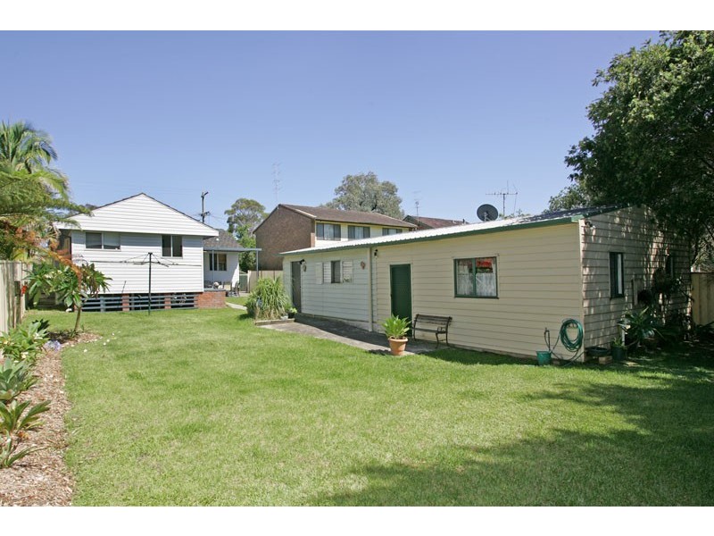 130 Vales Road, Mannering Park NSW 2259