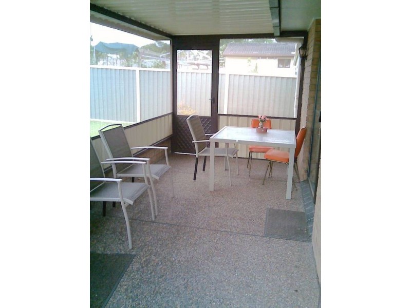 20 Vales Road, Mannering Park NSW 2259