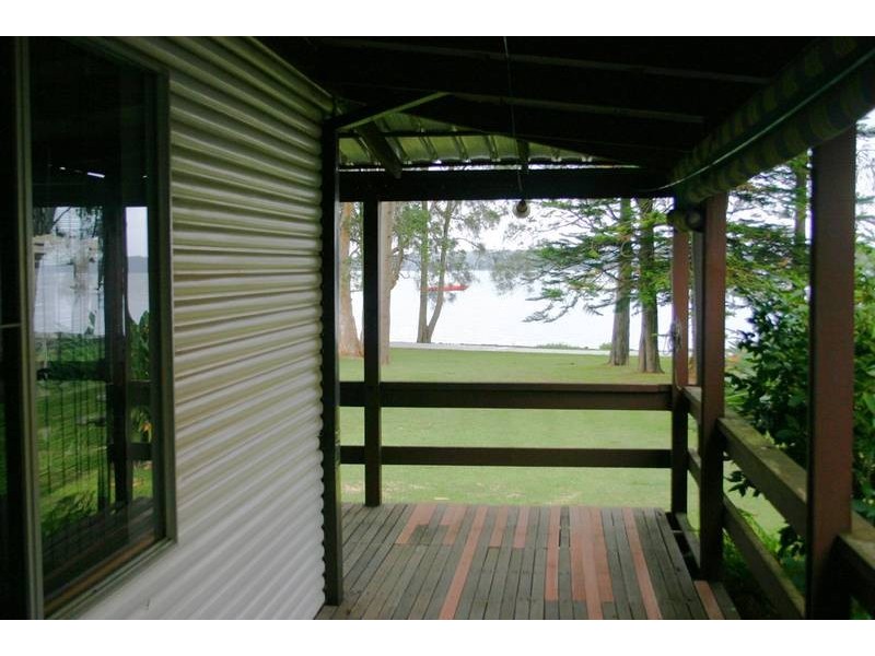 24 Gymea Crescent, Mannering Park NSW 2259