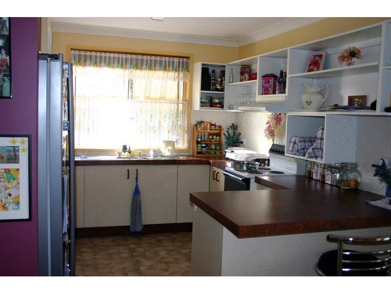19 Ballarat Avenue, Mannering Park NSW 2259