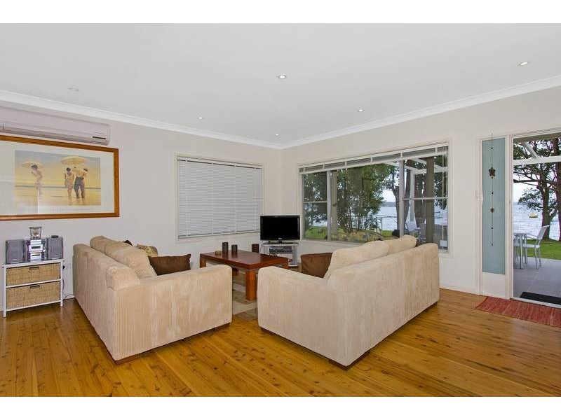 75 Kullaroo Road, Summerland Point NSW 2259