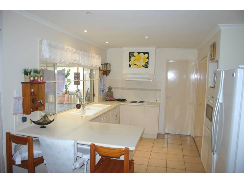 98 Yeramba Road, Summerland Point NSW 2259