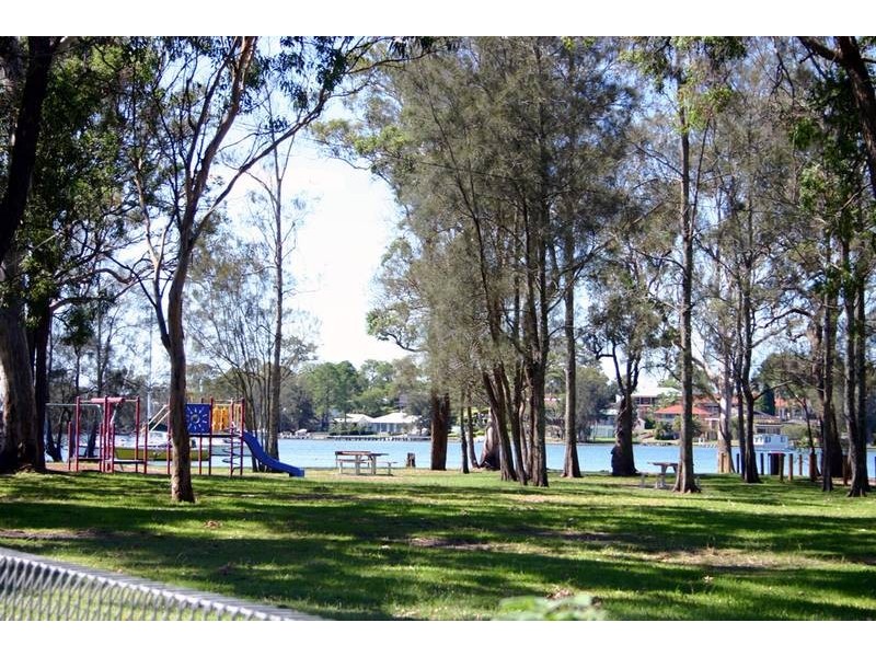 5 Kullaroo Road, Summerland Point NSW 2259