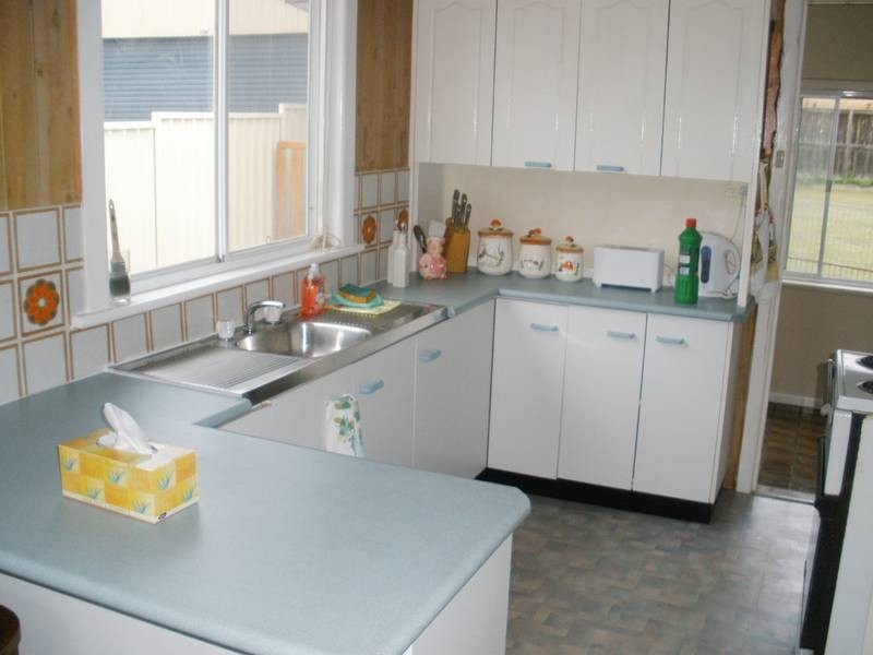39 Dunvegan Street, Mannering Park NSW 2259