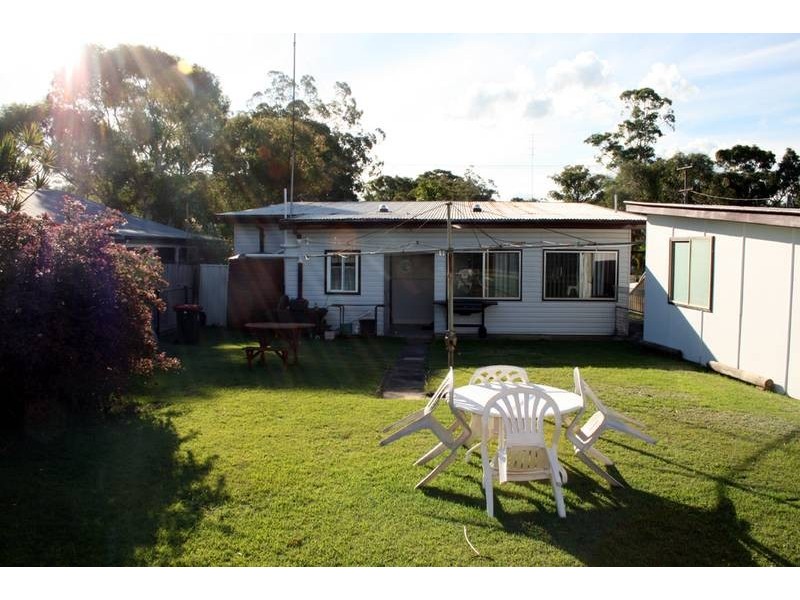 39 Dunvegan Street, Mannering Park NSW 2259