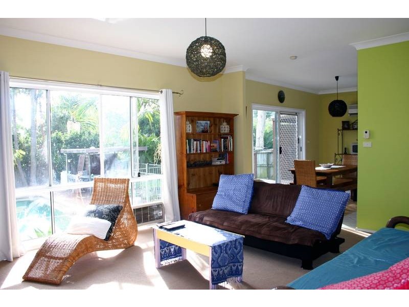 1 Vales Road, Mannering Park NSW 2259