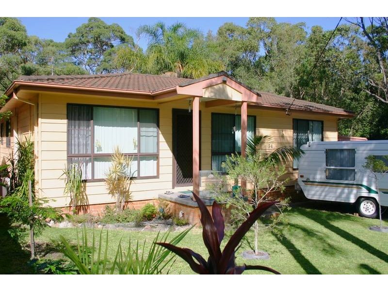 54 Cams Boulevard, Summerland Point NSW 2259