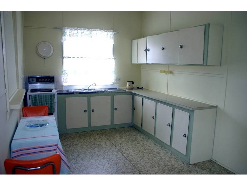 6 Barclay Avenue, Mannering Park NSW 2259