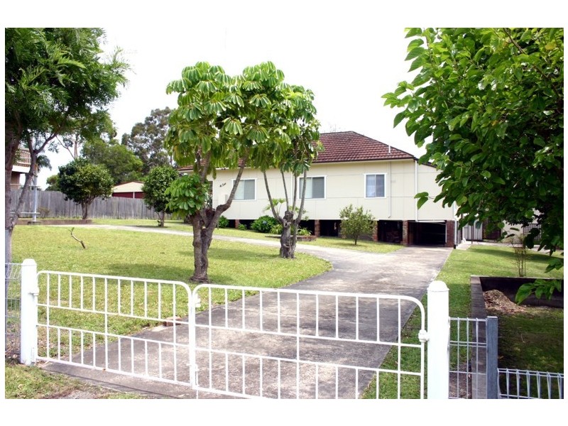 6 Barclay Avenue, Mannering Park NSW 2259