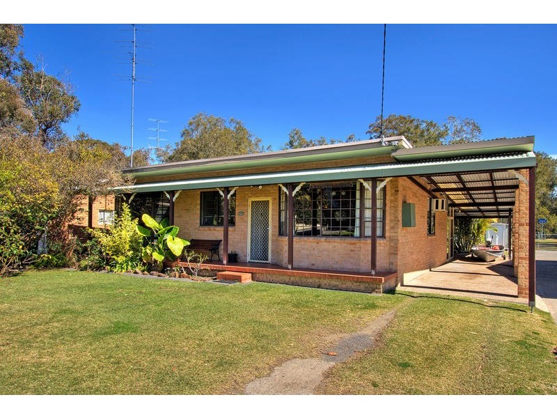 12 Ginganup Road, Summerland Point NSW 2259