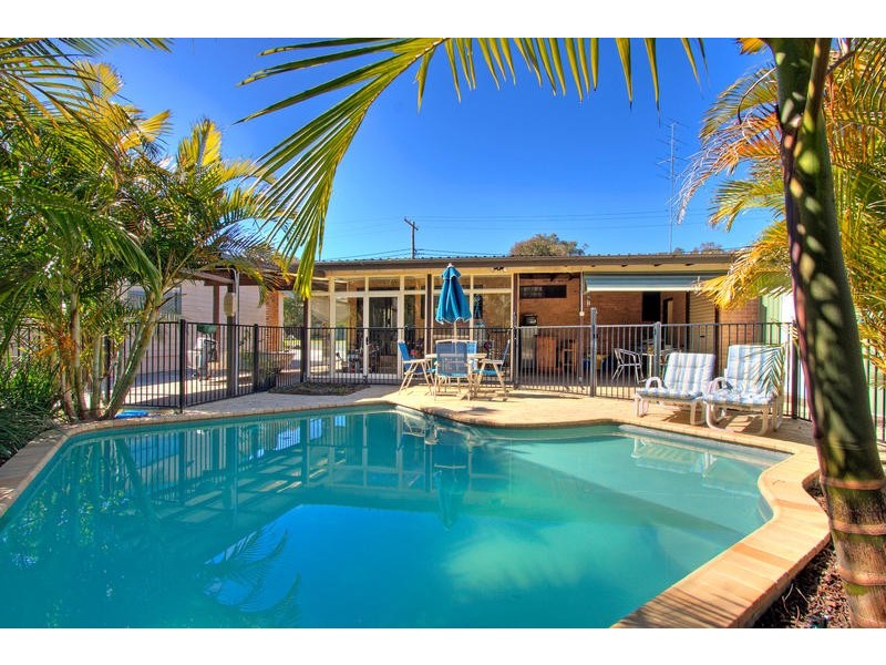 12 Ginganup Road, Summerland Point NSW 2259