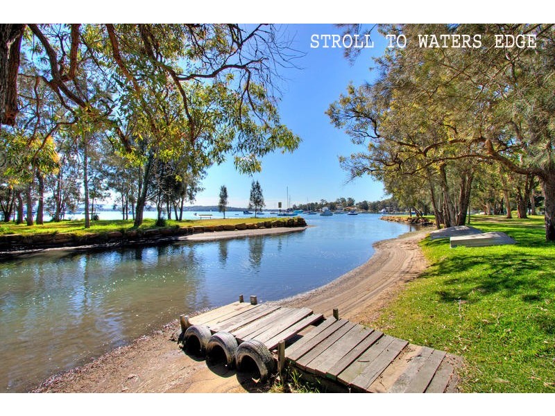 12 Ginganup Road, Summerland Point NSW 2259