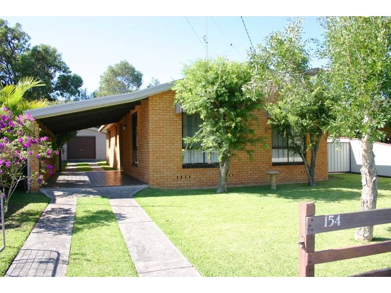 154 Cams Boulevard, Summerland Point NSW 2259