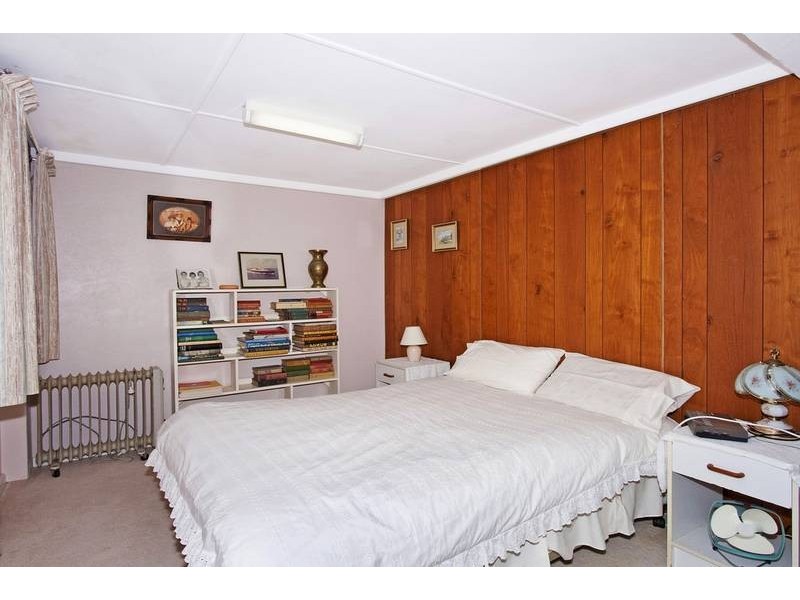 17 Macquarie Road, Mannering Park NSW 2259