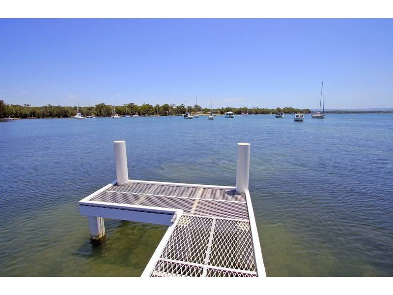 26 Gordon Avenue, Summerland Point NSW 2259