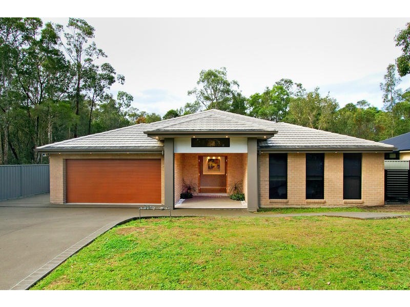 10 Illawong Road, Summerland Point NSW 2259