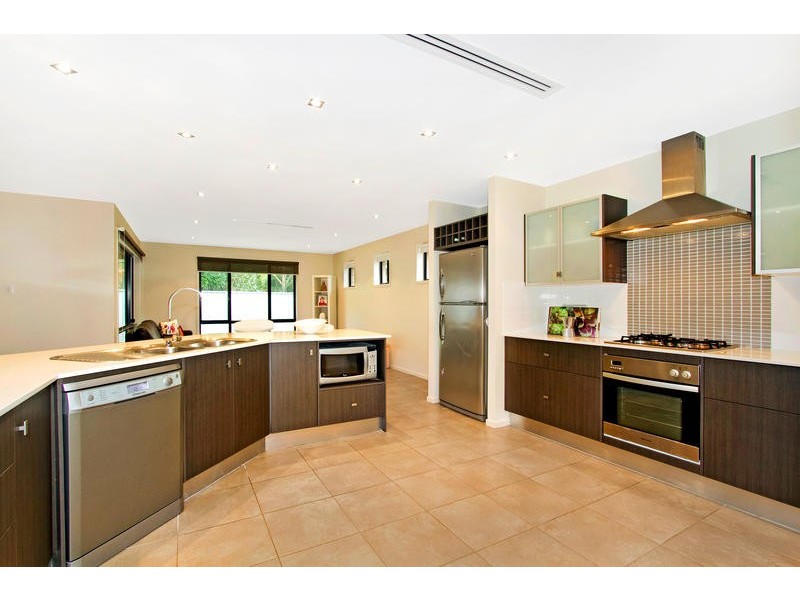 10 Illawong Road, Summerland Point NSW 2259