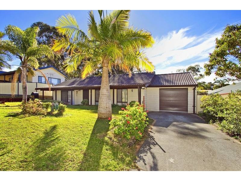 15 Lake Street, Wyee Point NSW 2259