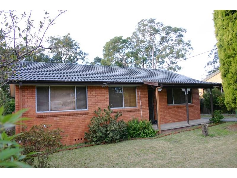 4 Harwood Close, Mannering Park NSW 2259