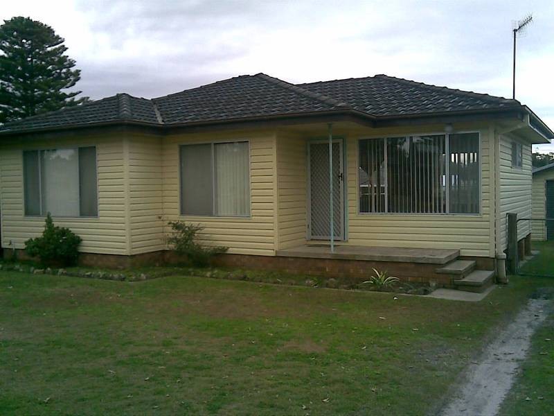 30 Jones Avenue, Toukley NSW 2263