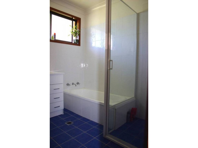 92 Vales Road, Mannering Park NSW 2259