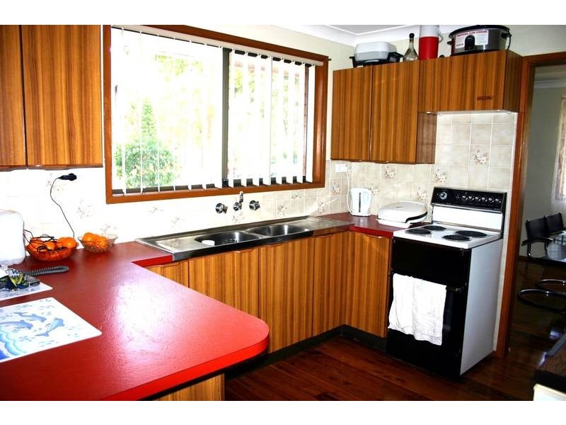 92 Vales Road, Mannering Park NSW 2259