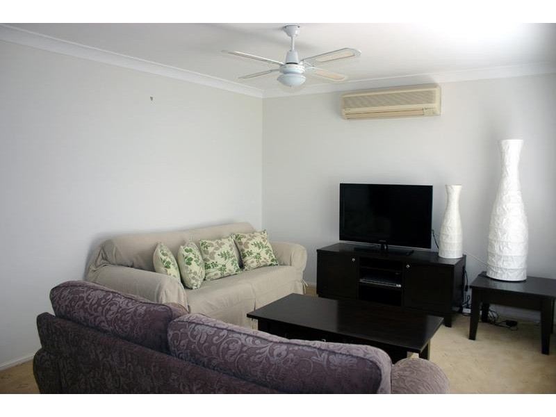 15 Warrina Avenue, Summerland Point NSW 2259
