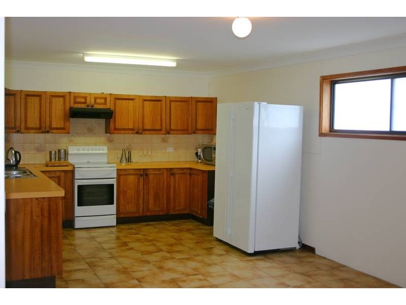 15 Murrumbong Road, Summerland Point NSW 2259