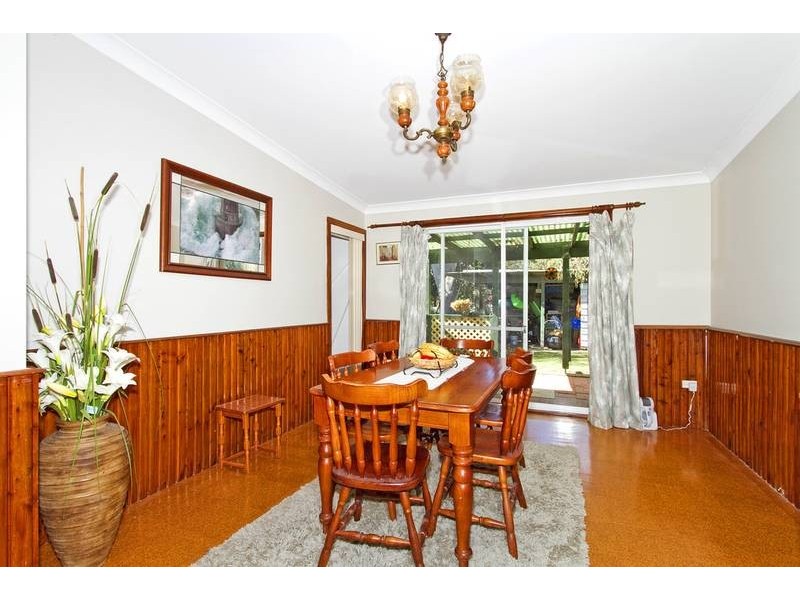 4 Dale Avenue, Chain Valley Bay NSW 2259