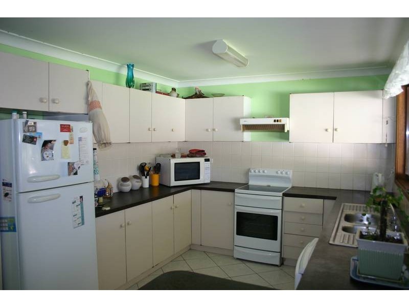 40 Vales Road, Mannering Park NSW 2259