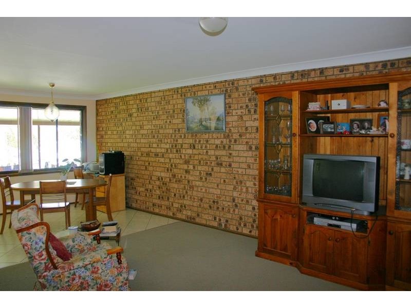 40 Vales Road, Mannering Park NSW 2259