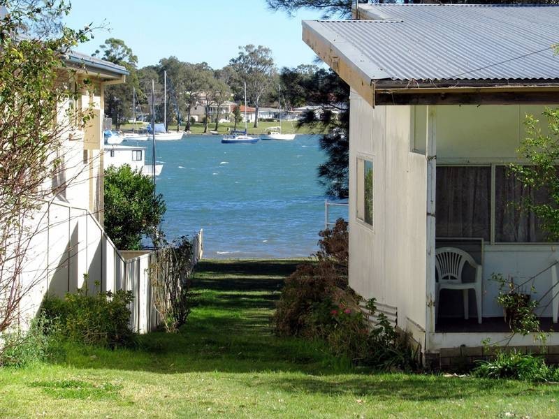 40 Gordon Avenue, Summerland Point NSW 2259