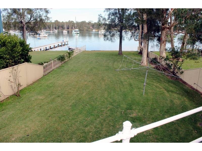 40 Gordon Avenue, Summerland Point NSW 2259