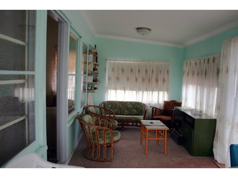 40 Gordon Avenue, Summerland Point NSW 2259