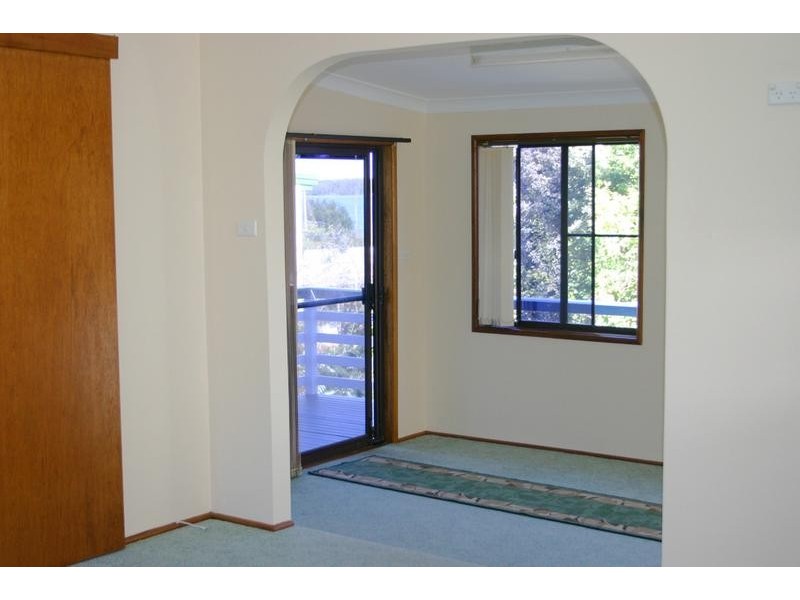 13 The Cut, Mannering Park NSW 2259