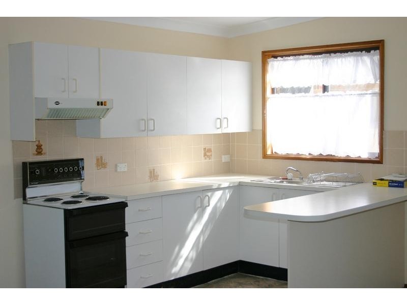 13 The Cut, Mannering Park NSW 2259