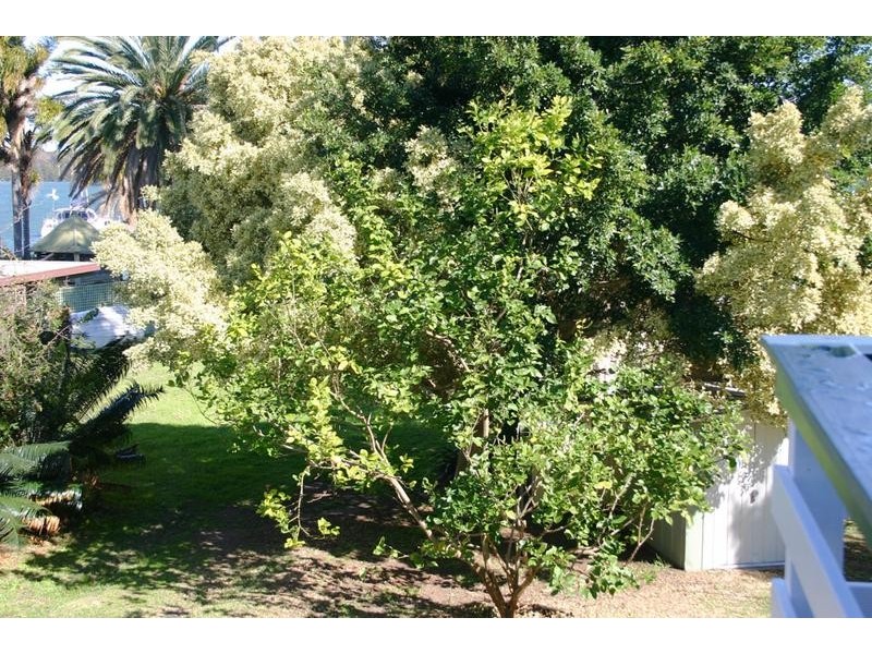 13 The Cut, Mannering Park NSW 2259