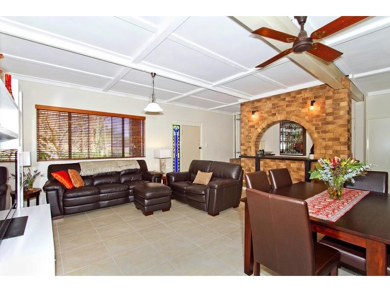 74 Gymea Crescent, Mannering Park NSW 2259