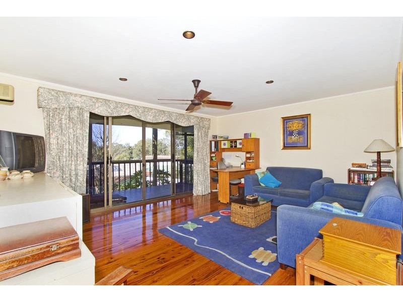 74 Gymea Crescent, Mannering Park NSW 2259