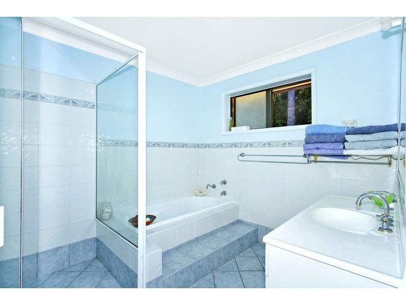 74 Gymea Crescent, Mannering Park NSW 2259