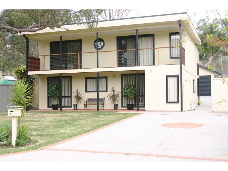 41 Warrina Avenue, Summerland Point NSW 2259