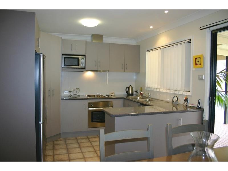 41 Warrina Avenue, Summerland Point NSW 2259