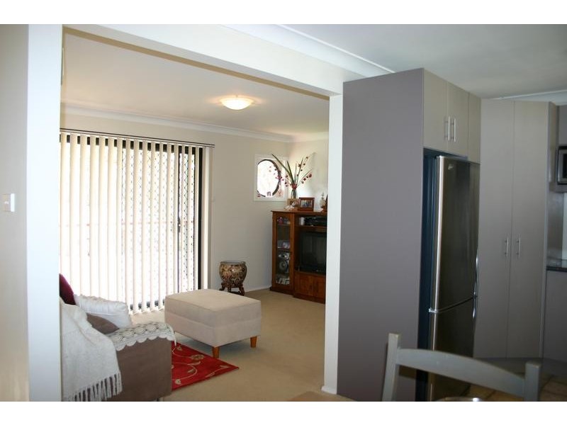 41 Warrina Avenue, Summerland Point NSW 2259