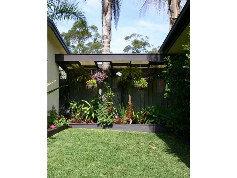 41 Warrina Avenue, Summerland Point NSW 2259