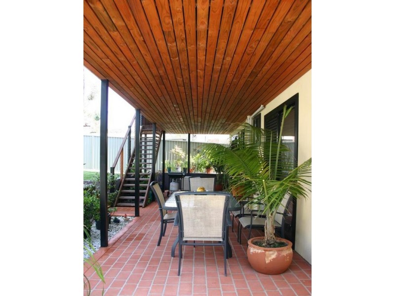 41 Warrina Avenue, Summerland Point NSW 2259