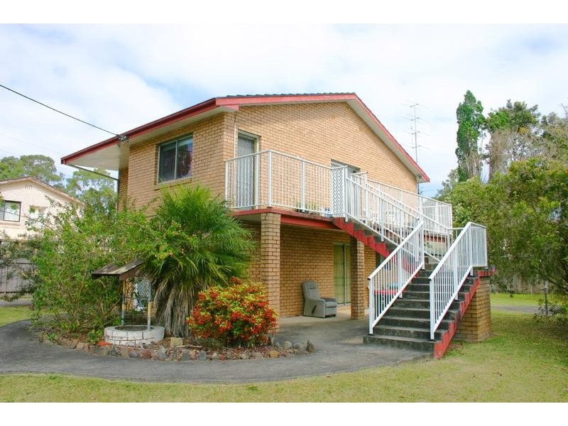 115 Vales Road, Mannering Park NSW 2259